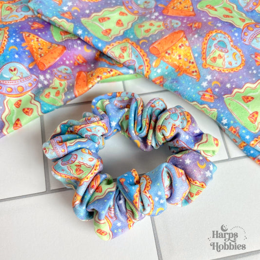 Take Me To Your Pizza Scrunchie (Skinny)