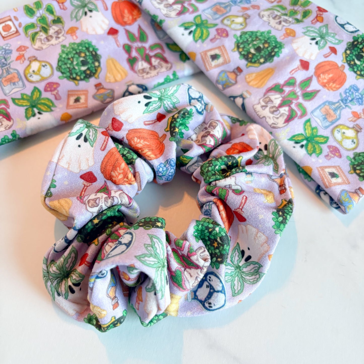 Spooky Plants Scrunchie (Regular)