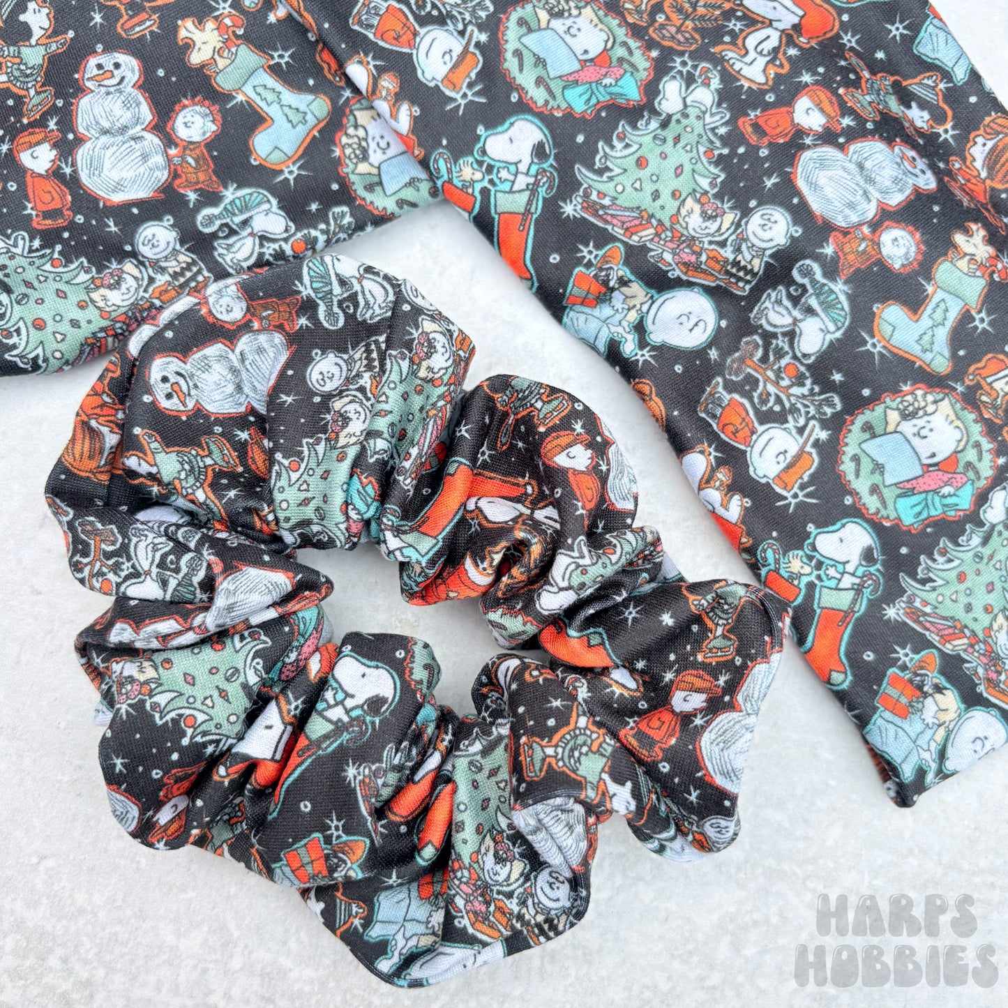 Peanuts Holiday Scrunchie (Regular)