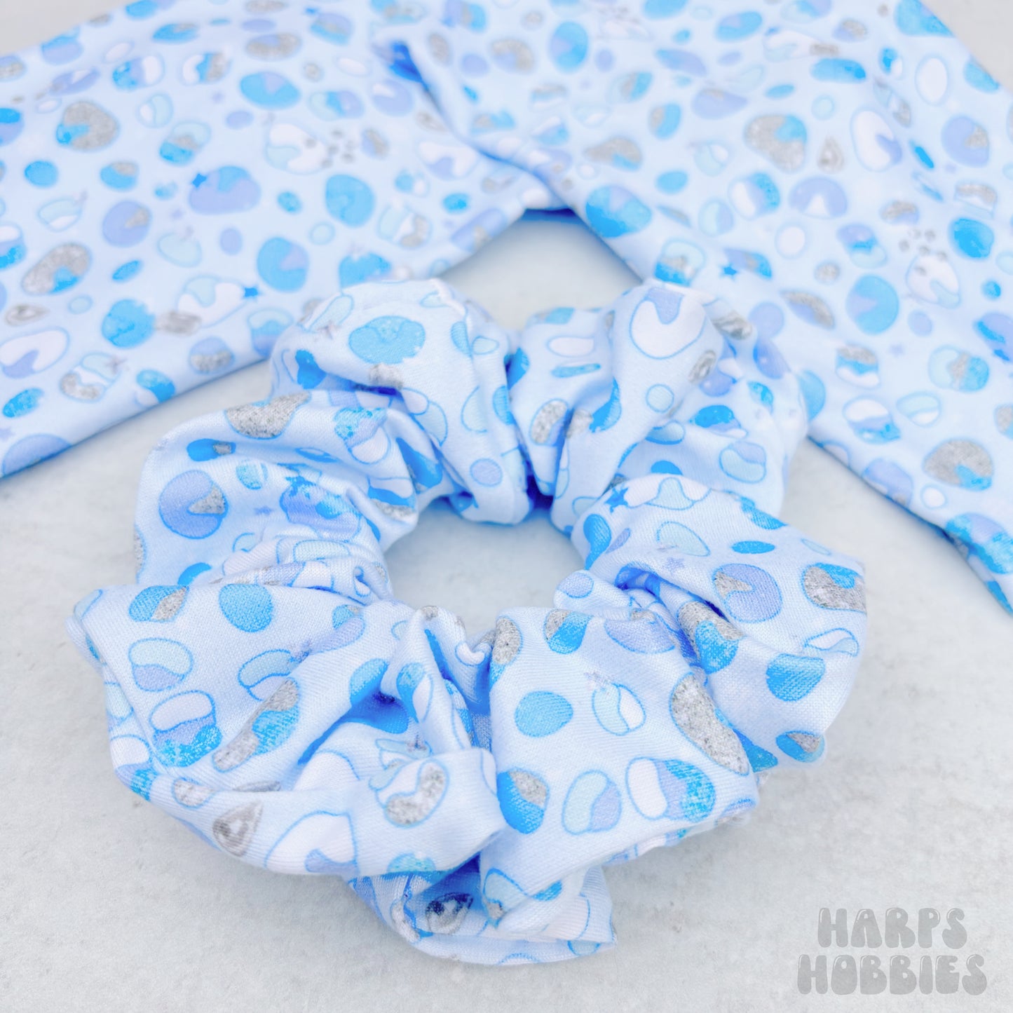 Snowy Cheetah Scrunchie (Regular)