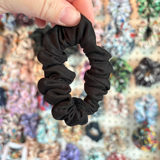 Black Solid Scrunchie (Skinny)