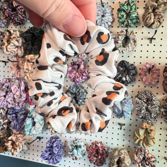 White Cheetah Scrunchie (Skinny)