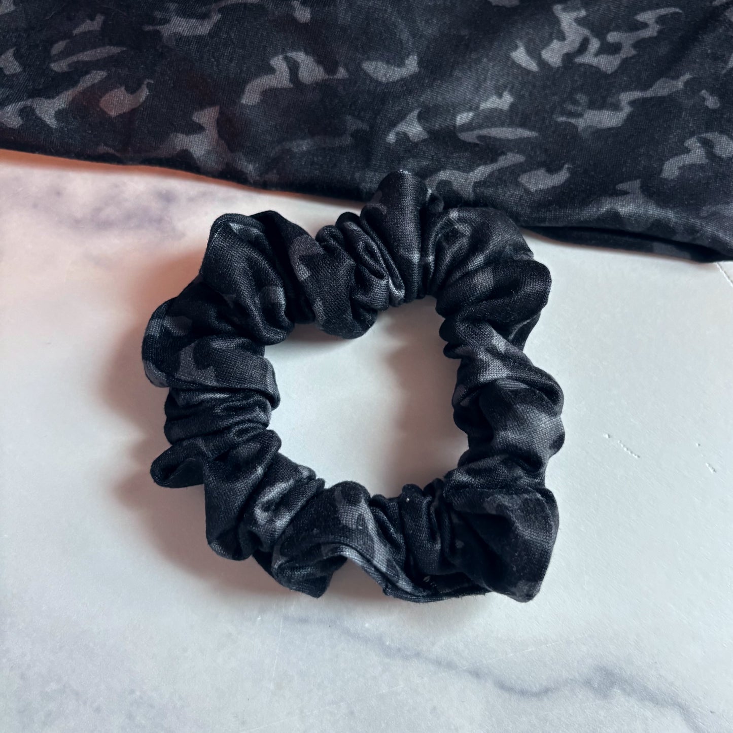Black Camo Scrunchie (Skinny)