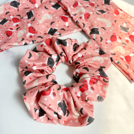 Spooky Goose Scrunchie (Regular)