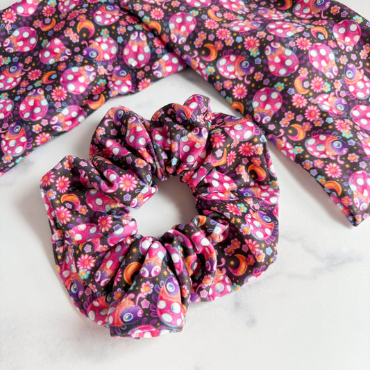 Little Ladybugs Scrunchie (Regular)