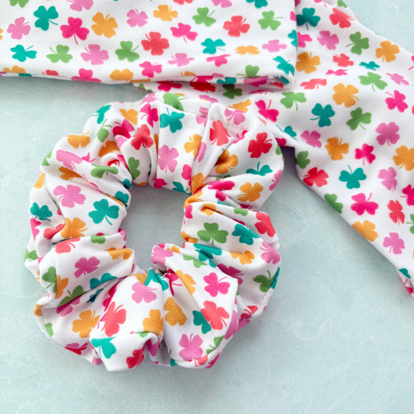 Colorful Shamrocks Scrunchie (Regular)
