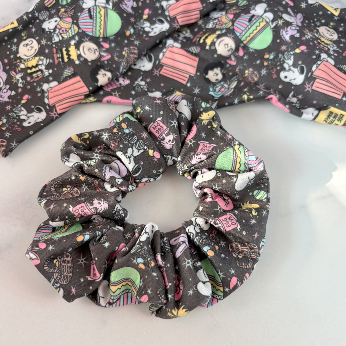 Easter Snoopy Scrunchie (Regular)
