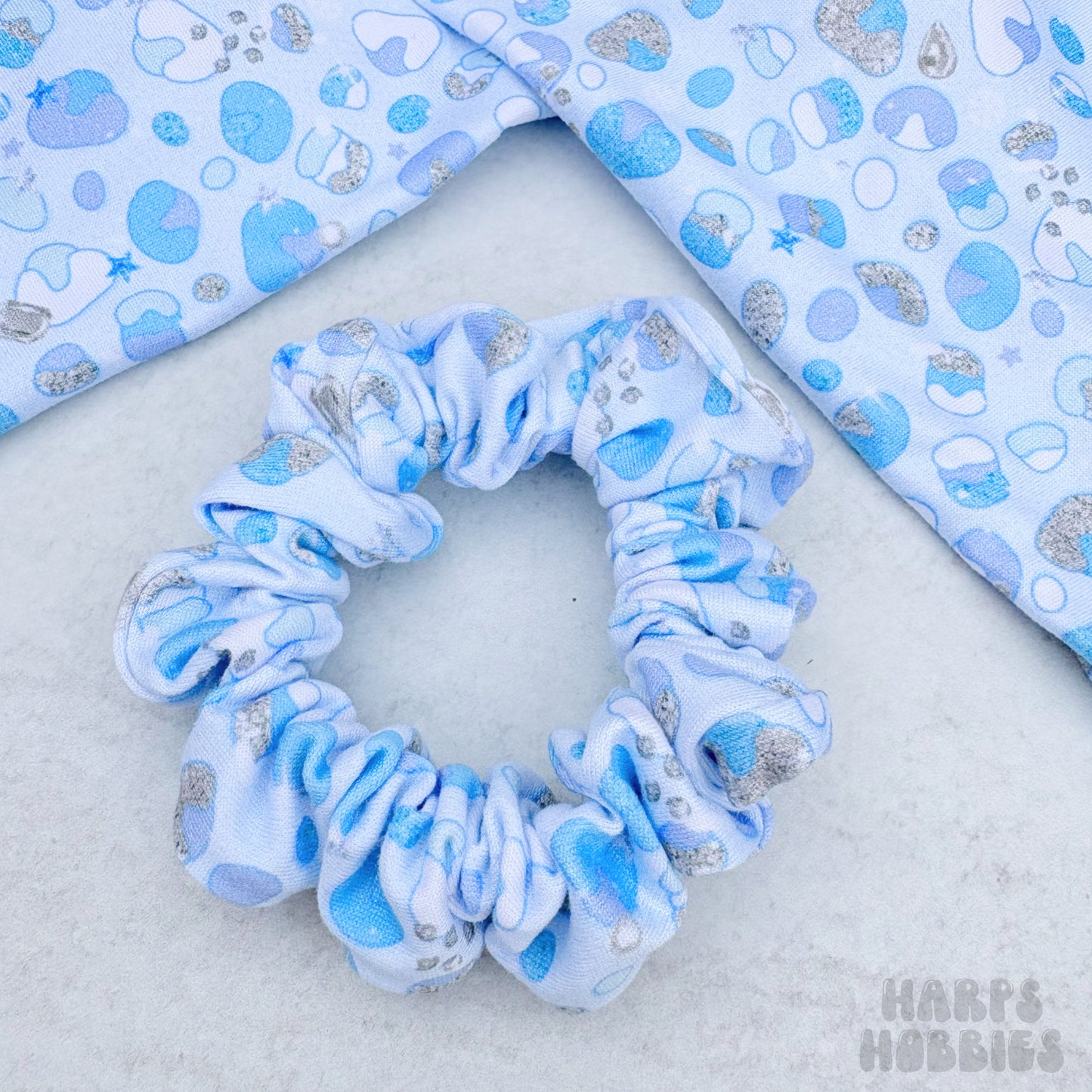 Snowy Cheetah Scrunchie (Skinny)