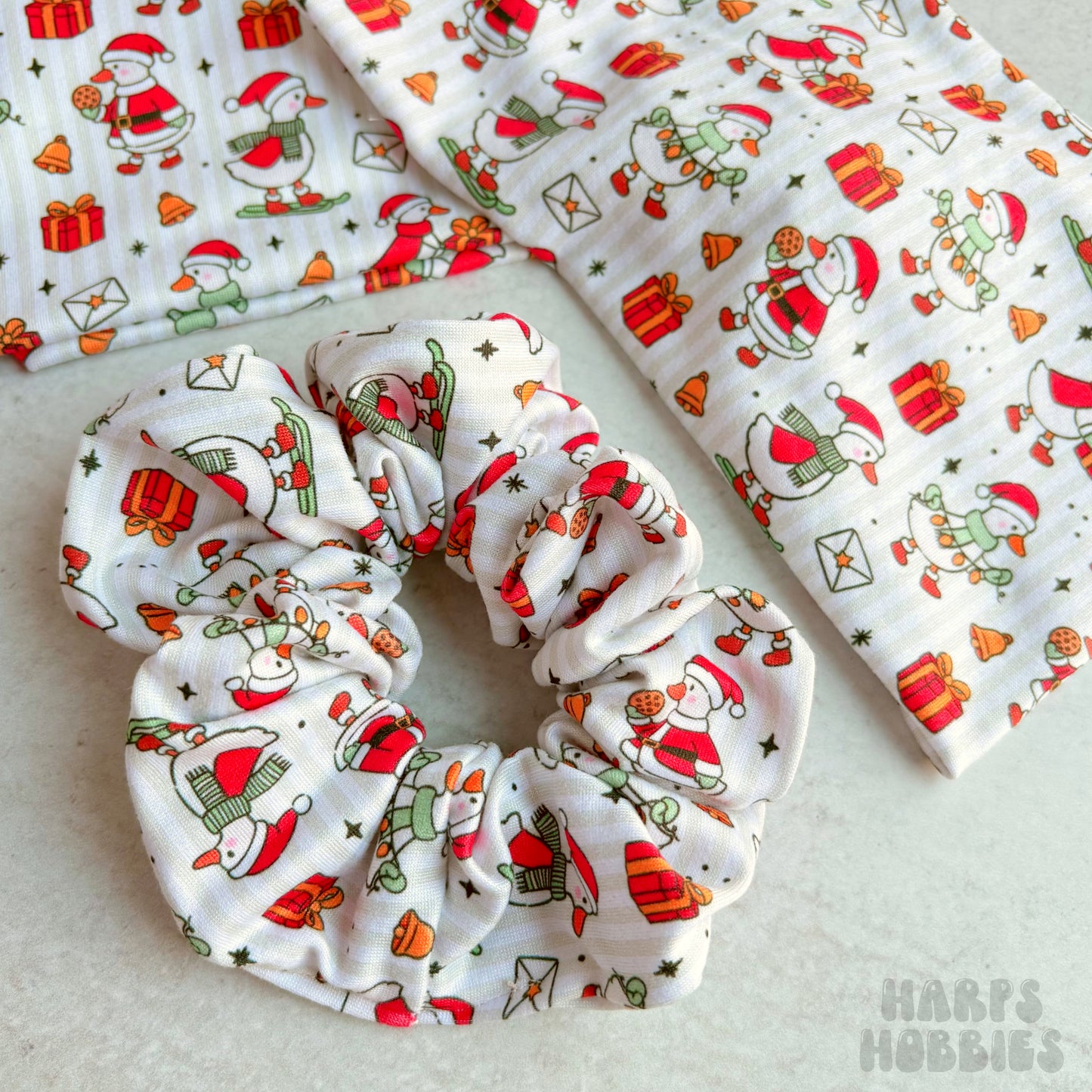 Holiday Geese Scrunchie (Regular)