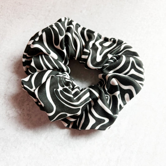Wavy Doodles Scrunchie (Regular)