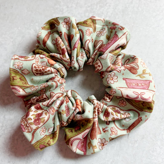 Vintage Dishes Scrunchie (Regular)