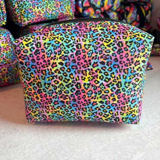 90s Leopard Zipper Bag (medium)