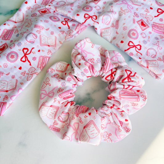 Romance Readers Scrunchie (Regular)