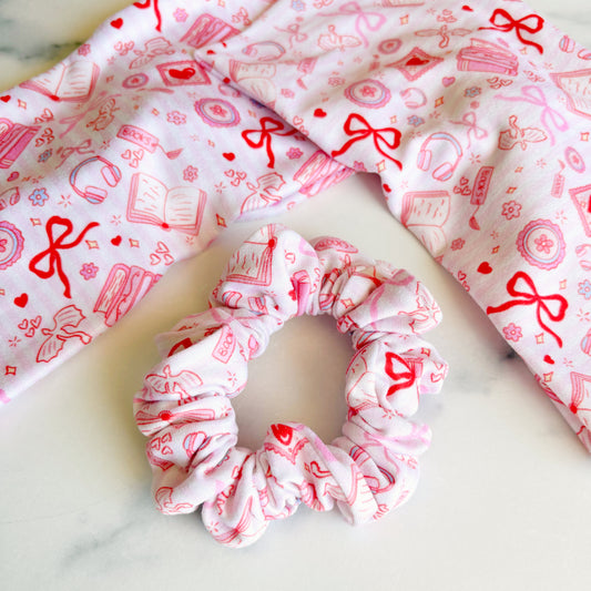 Romance Readers Scrunchie (Skinny)