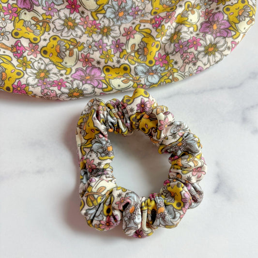 Flowery Frogs Scrunchie (Skinny)