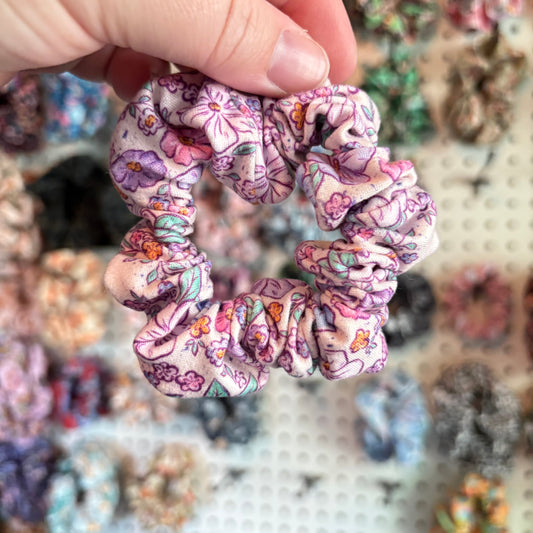 Dainty Floral Scrunchie (Skinny)