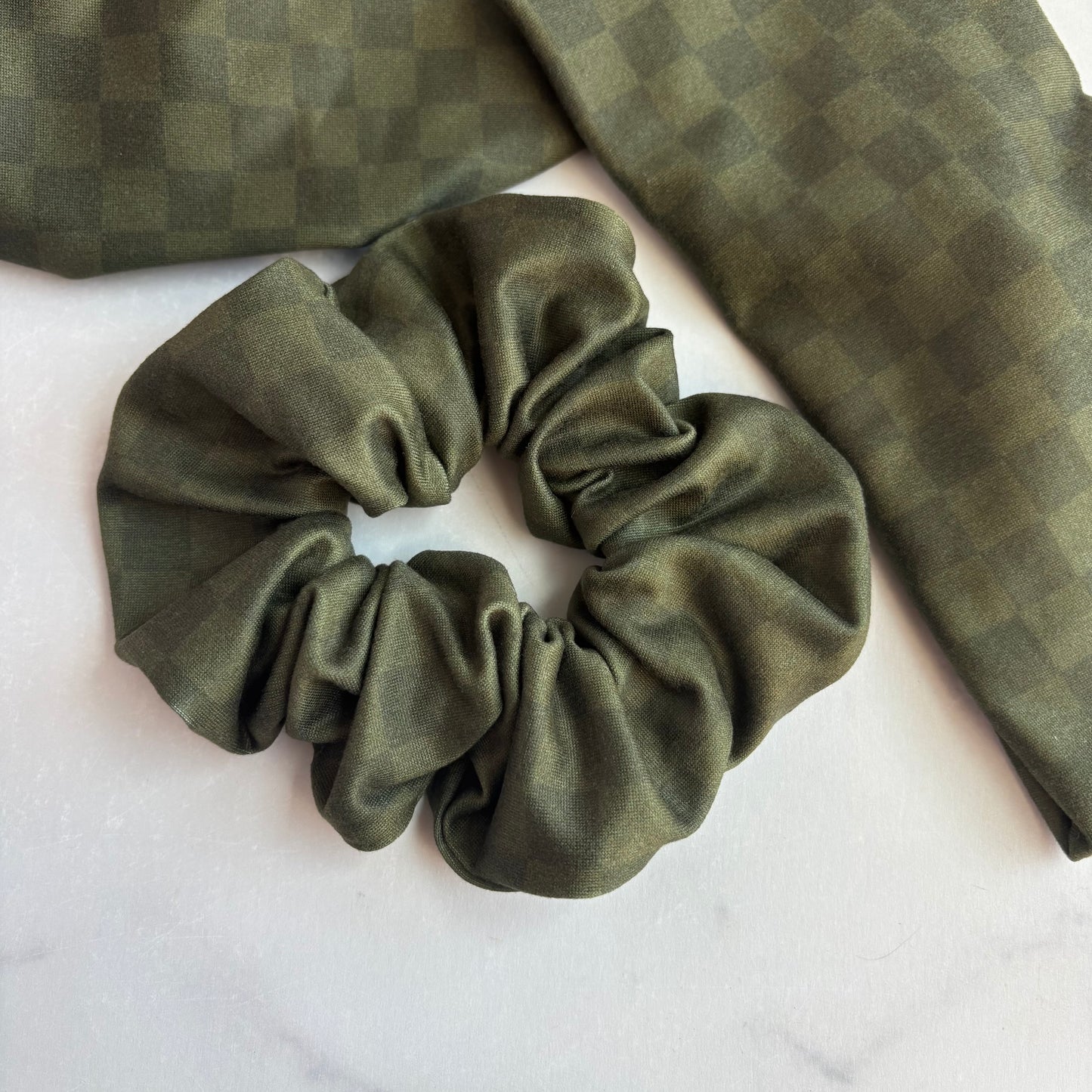 OIive Checkered Scrunchie (Regular)