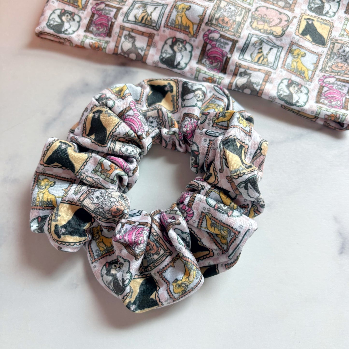 Famous Cats Scrunchie (Regular)