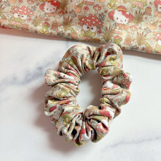 Cottagecore Kitty Scrunchie (Skinny)