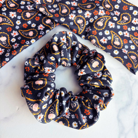 Paisley Pumpkins Scrunchie (Regular)
