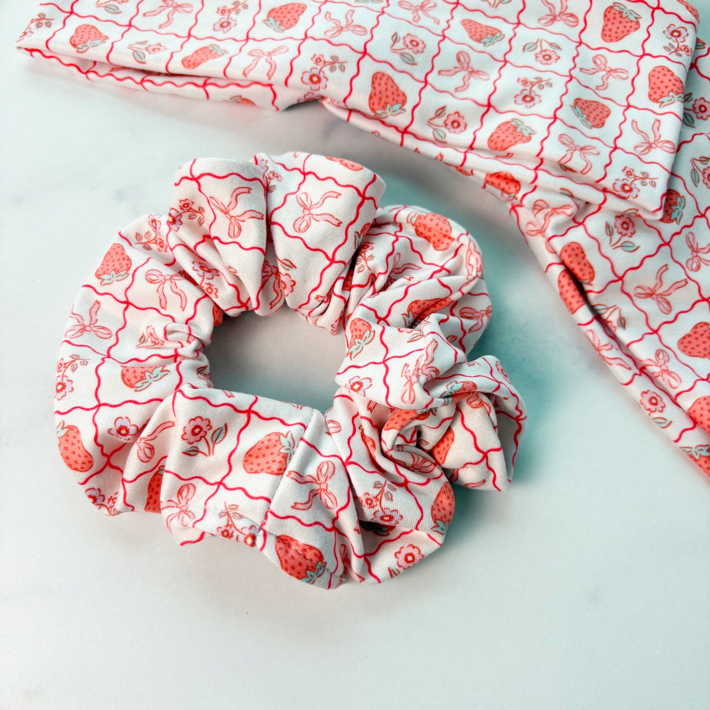 Patchwork Strawberries Scrunchie (Regular)
