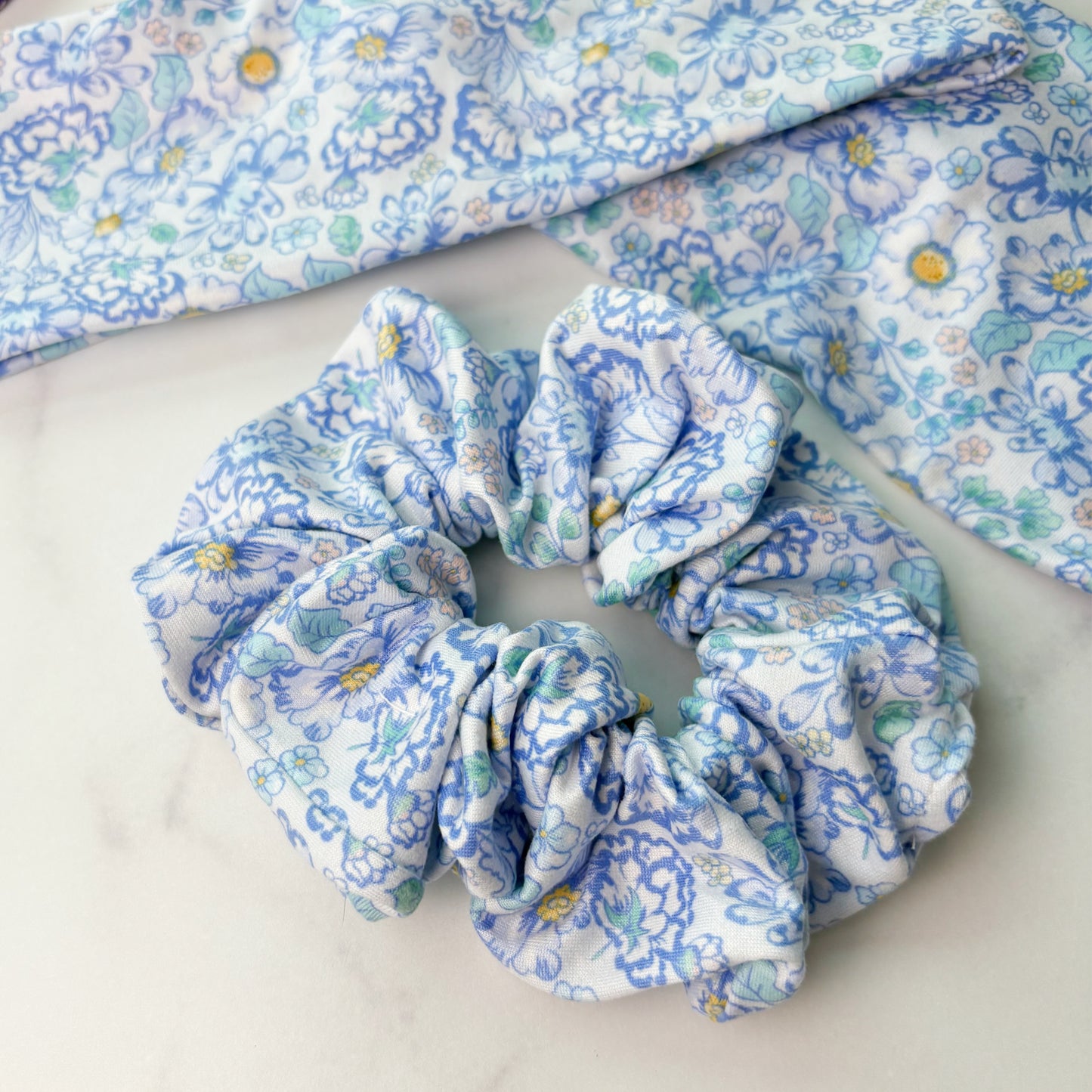Soft Blooms Scrunchie (Regular)